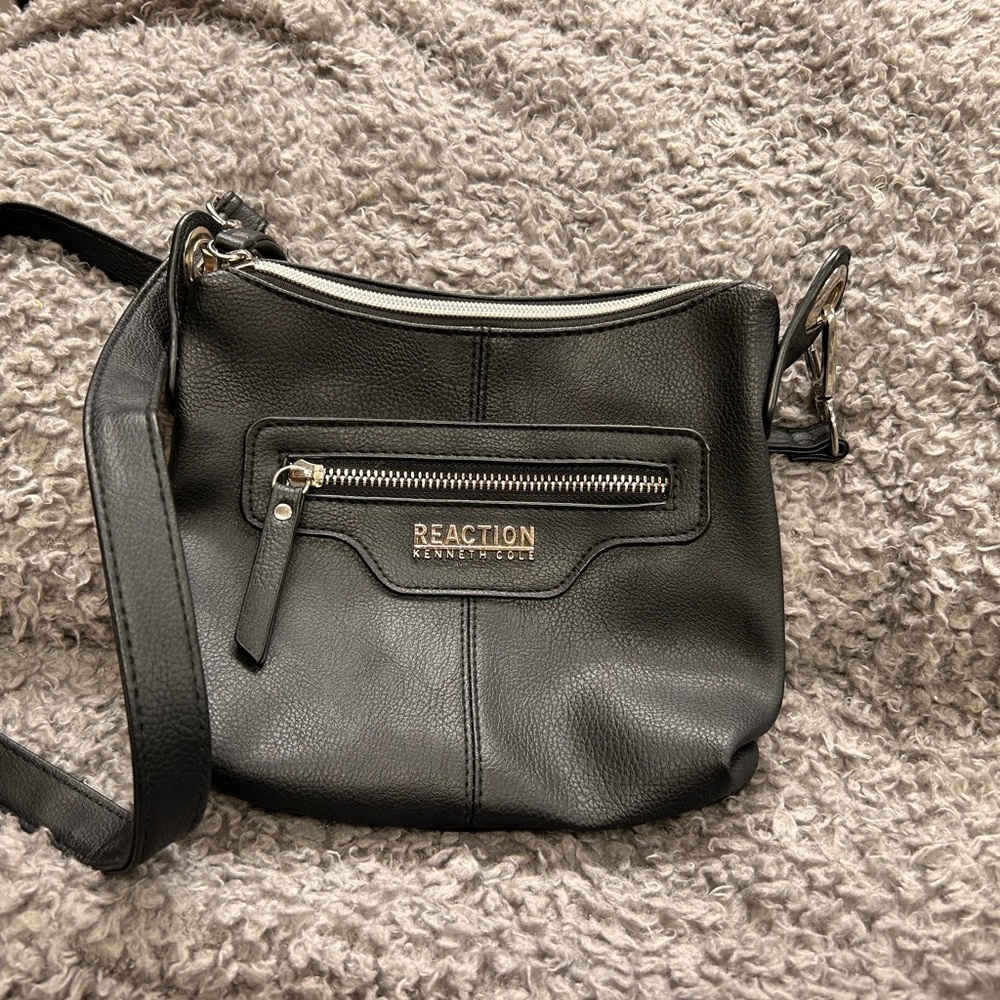 Kenneth Cole Reaction Small Cross Body Bag